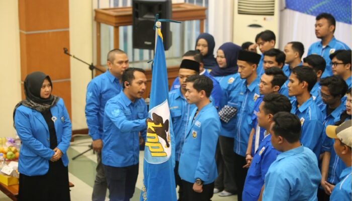 Rohmat Hidayat Lantik DPD KNPI Depok, Tekankan Fokus Kerja Jangan Berharap Hibah