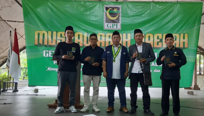 PP GPI Salurkan Waqaf Qur’an ke Empat Pesantren di Sukabumi