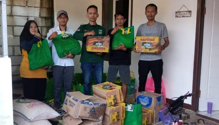 Tagana Bulan Bintang Sukabumi Salurkan 100 Paket Sembako untuk Korban Bencana di 2 Desa