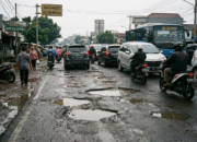 Pemkab Bekasi dan Jalan Rusak: Koordinasi yang Belum Jelas Ujungnya