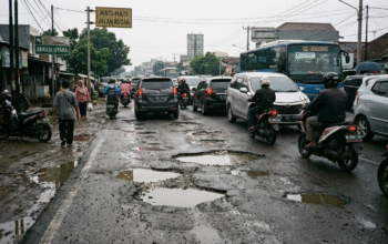 Pemkab Bekasi dan Jalan Rusak: Koordinasi yang Belum Jelas Ujungnya
