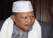 KH. Zezen Zainal Abidin Bazul Asyhab (Pangersa Uwa):