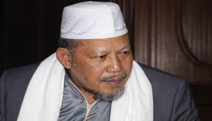 KH. Zezen Zainal Abidin Bazul Asyhab (Pangersa Uwa):