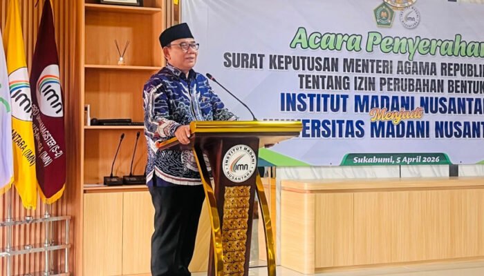 Kemenag Resmi Serahkan SK Perubahan Status Institut Madani Nusantara jadi Universitas