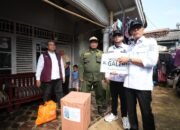 Pedagang Sate hingga Lansia di Jayaraksa Terima Bantuan dari Wali Kota Sukabumi