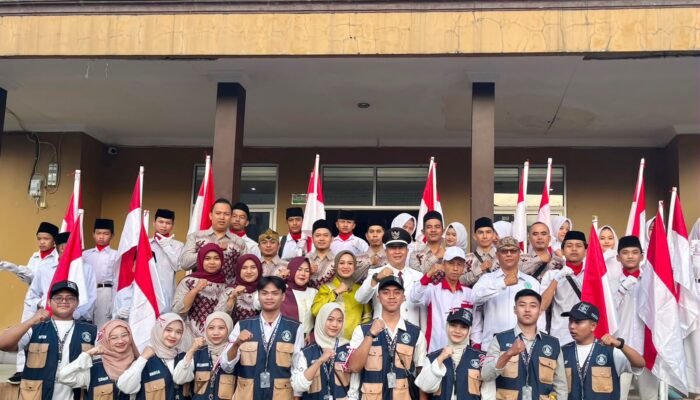 TEKAN PENUMPUKAN SAMPAH, MAHASISWA KKN GEMA BERDAYA HADIRKAN TEKNOLOGI INCINERATOR SAMPAH BAGI MASYARAKAT